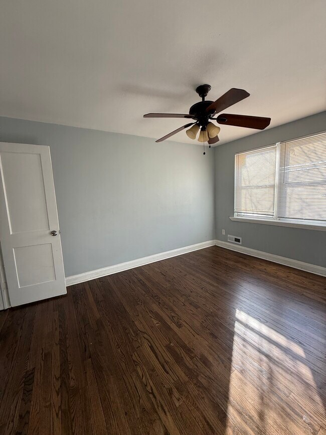 Building Photo - 613 S Beechfield Ave