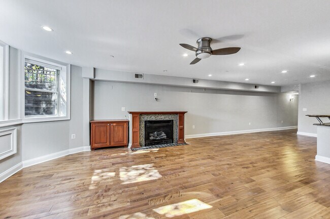 Foto del edificio - 1429 Clifton St NW