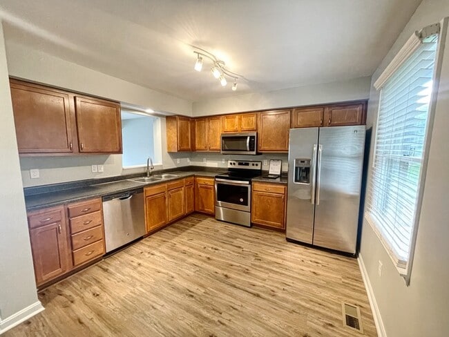Building Photo - 3 Bedroom Town Home in Covington, KY!