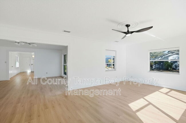 Building Photo - 2812 N Munro St