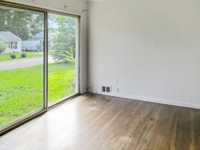 Foto del edificio - Pet Friendly Rambler with Storage Shed