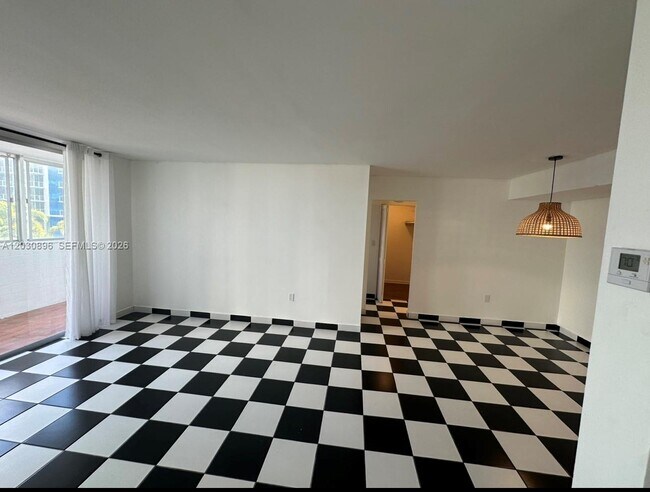 Foto del edificio - 5055 NW 7th St