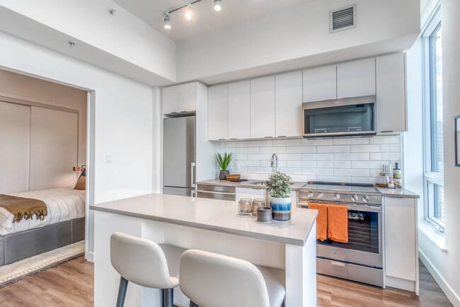 Photo du bâtiment - 1221 Macleod Trl SE