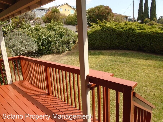 Building Photo - 4 br, 2.5 bath House - 1417 Karen Dr.
