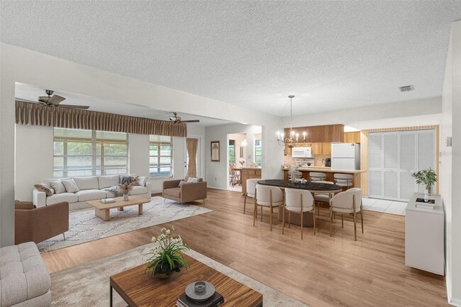 Foto del edificio - 1218 Gillespie Dr N