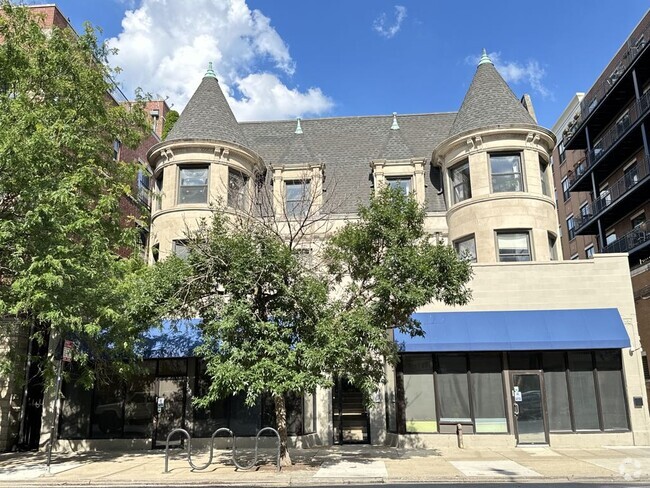 Building Photo - 4715 N Sheridan Rd