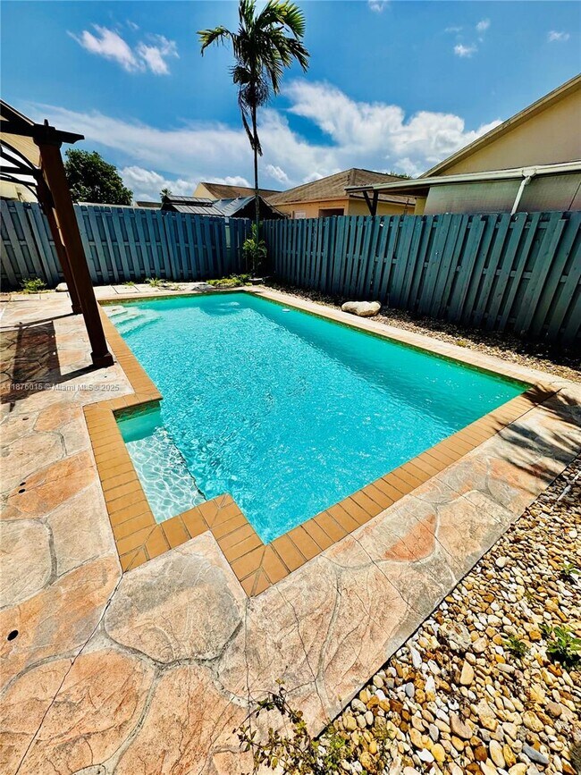 Foto del edificio - 16148 SW 138th Pl