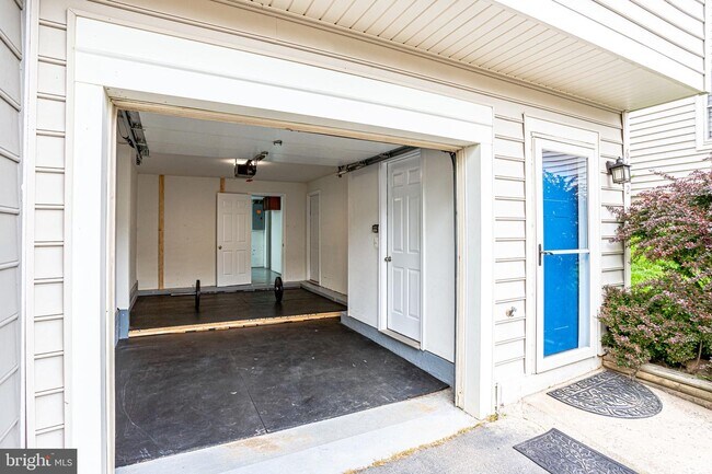Building Photo - 6162 Glen Eagles Ct