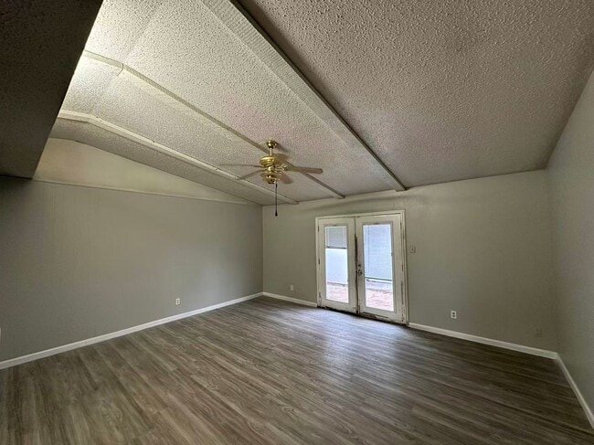 Building Photo - Great location!! Dont miss this 3 Bed house with a good rent