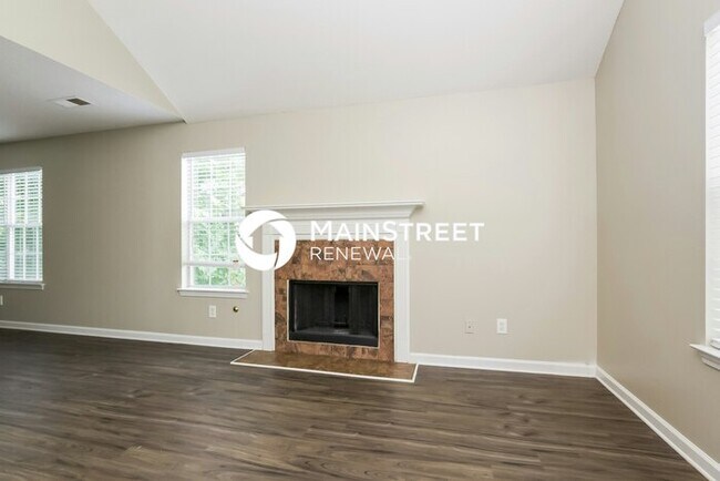 Foto del edificio - 3 Bedroom Pet-Friendly Home in Douglasville, GA with Main Street Renewal