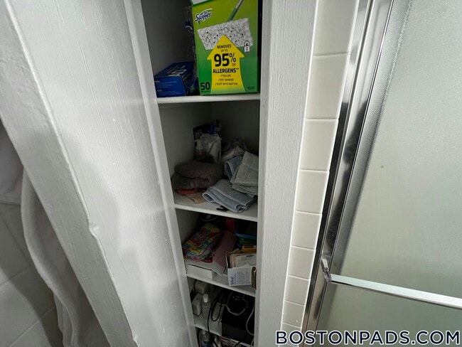 Building Photo - 62 Boylston St