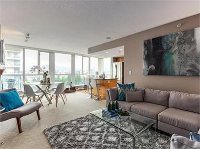 Photo principale - 120-1120 Milross Ave