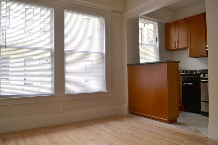 Primary Photo - 138 Hyde St