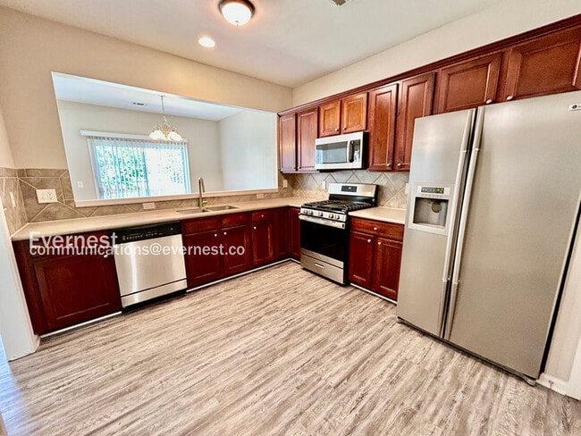 Building Photo - 170 Finchley Dr