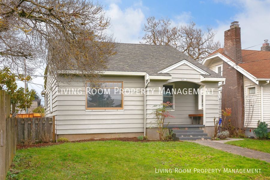 Primary Photo - Beautiful 2 bedroom Vintage Bungalow!
