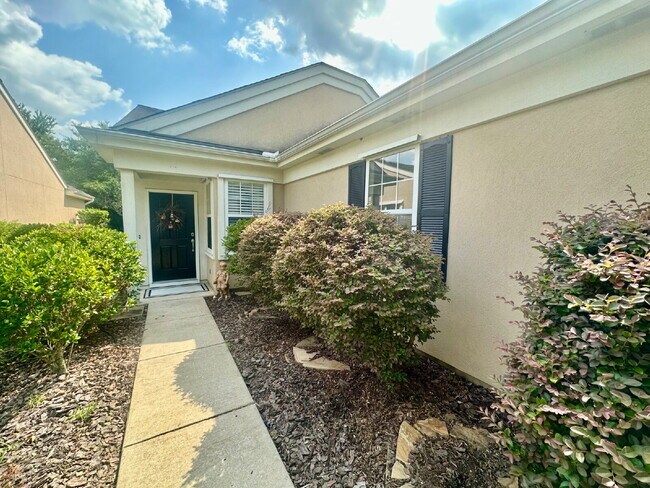 Building Photo - Beautifully Updated Elegant two Bedroom Ho...