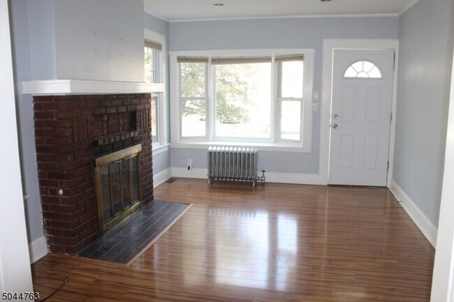 Building Photo - 36 Brookfield Rd