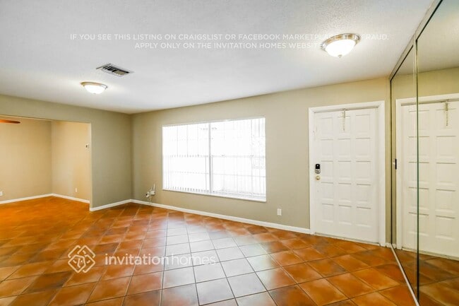 Foto del edificio - 10274 Ramblewood Dr