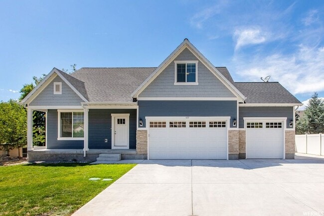 Building Photo - 577 E 200 S