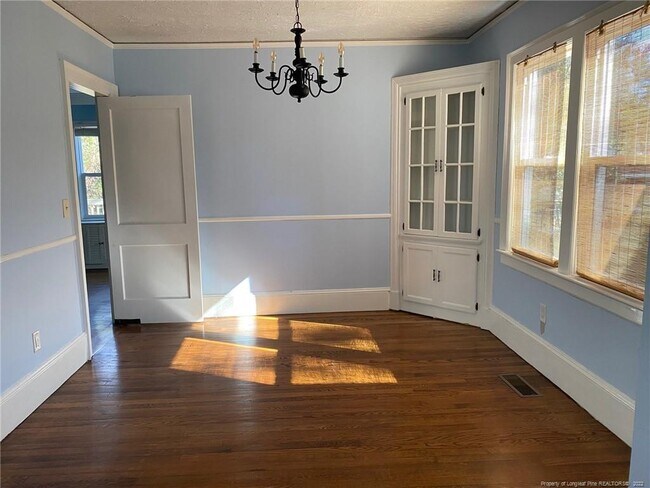 Foto del edificio - 447 Rollingwood Cir