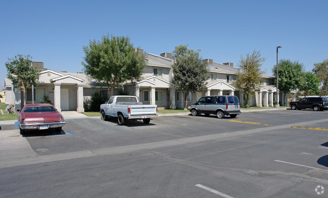 Building Photo - Thermal Apartments