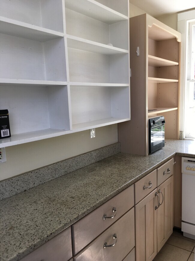 kitchen - 32 Steep Hill Rd