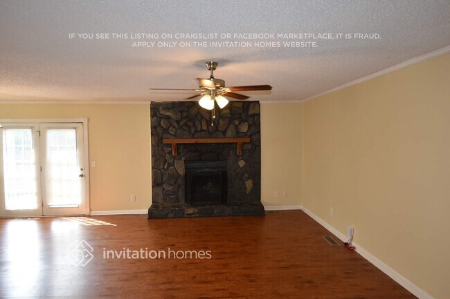 Foto del edificio - 1540 Rose Garden Ln
