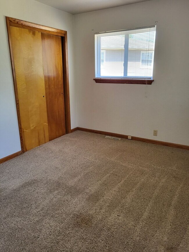 Foto del edificio - 3 Bedroom 1 Bath House  Approved Pets Welc...