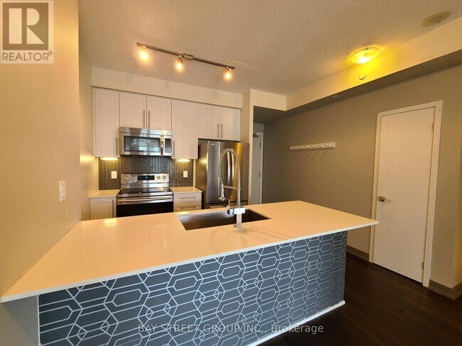 Photo du bâtiment - 4011 Brickstone Mews