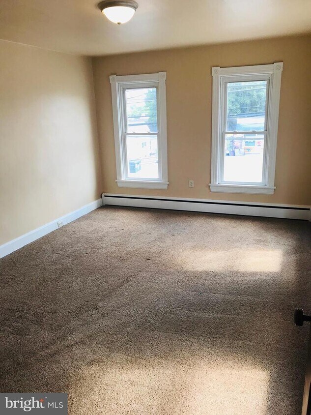 708 Bridge St, New Cumberland, PA 17070 Room for Rent in New