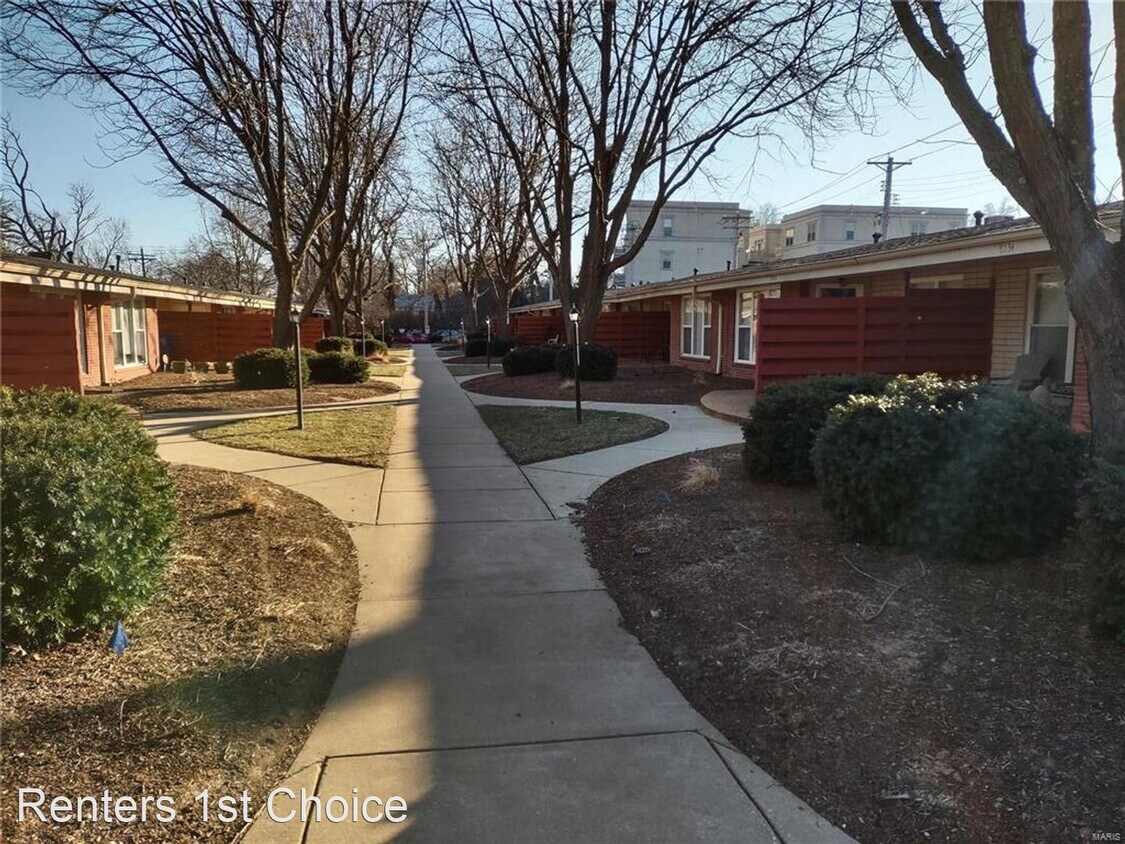 8526 Old Bonhomme Rd, St. Louis, MO 63132 House Rental in St. Louis