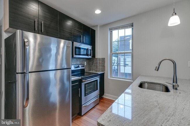 Photo - 2401 Carpenter St Townhome