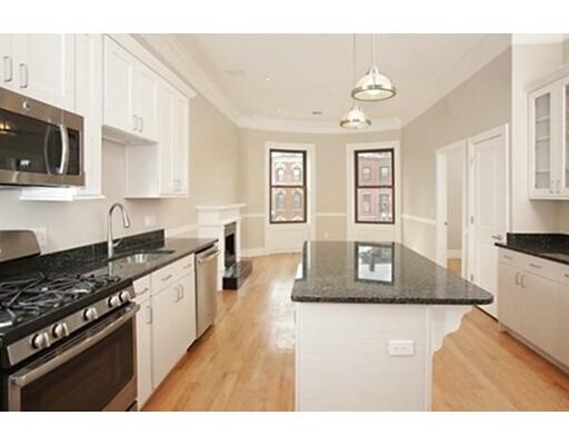 Primary Photo - 678 Massachusetts Ave