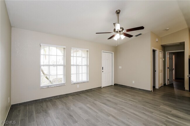 Foto del edificio - 126 SE 7th St