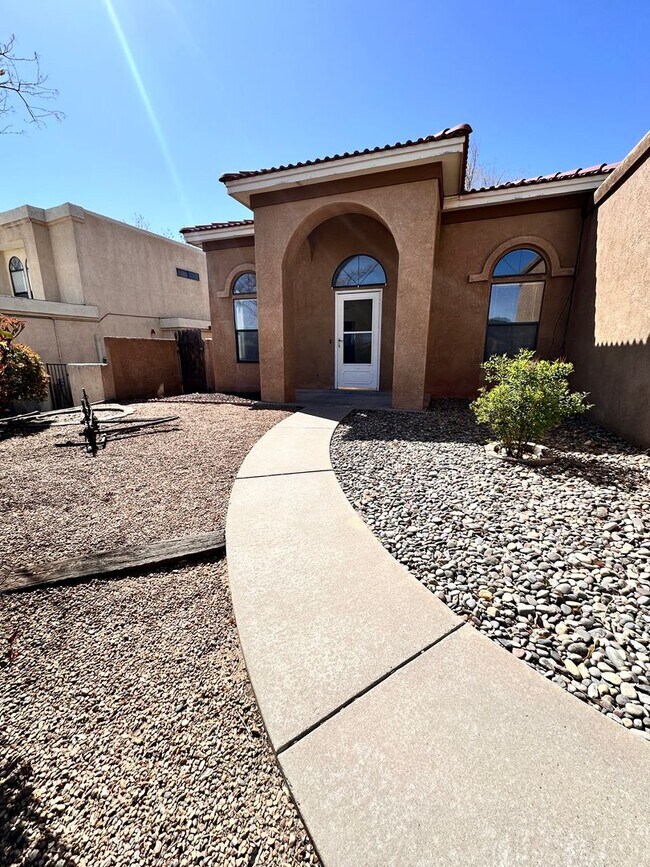 Foto del edificio - Charming 3 bed 2 bath 1600 sq ft  home