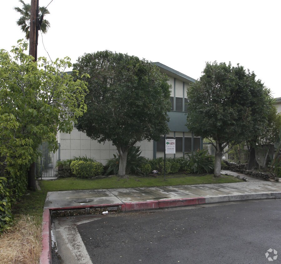 Building Photo - Valli Apartments