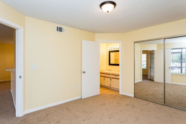 Building Photo - 441 Fountainhead Cir