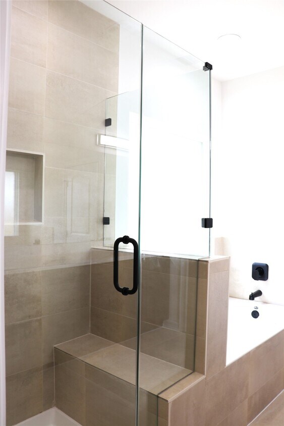 Foto principal - 16602 Bonnie Sean Dr