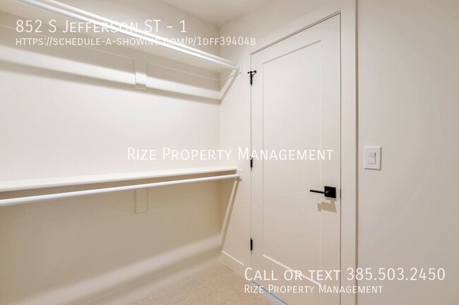 Photo - 852 Jefferson St W House