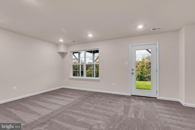 Building Photo - 29 Extrovert Dr