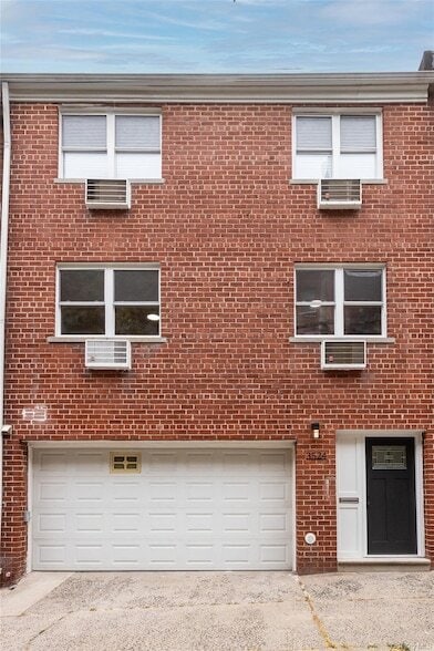 Building Photo - 3524 Cambridge Ave
