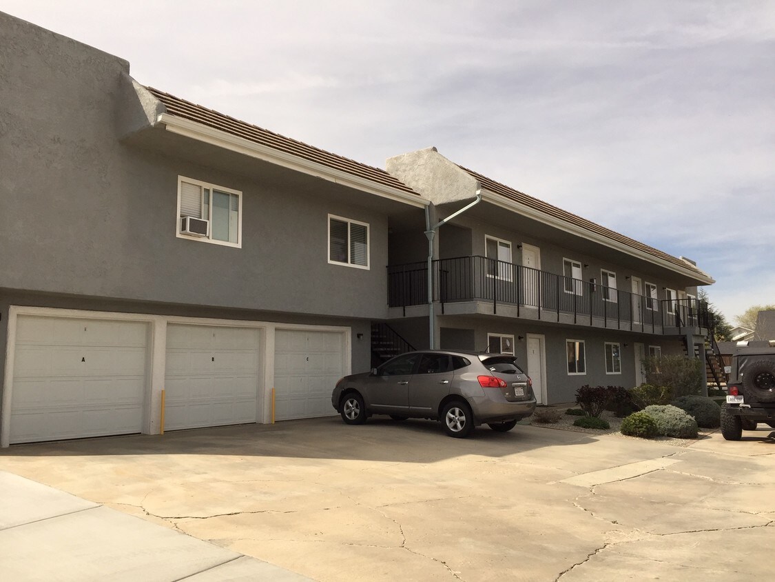 Primary Photo - 21321 Golden Hills Blvd