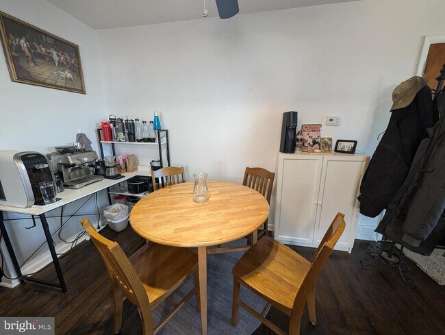 Building Photo - 910 Durard Rd