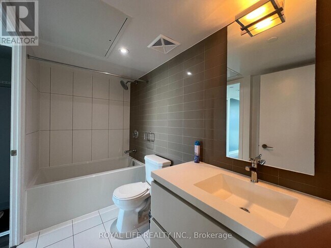 Building Photo - 75 Queens Wharf Rd