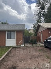 Building Photo - 334 Fairway S