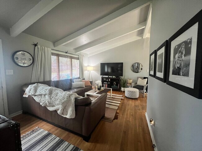 Foto del edificio - 5411 W 76th St
