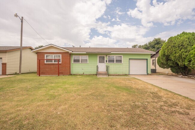 Foto del edificio - Three Bedroom Home for Lease!