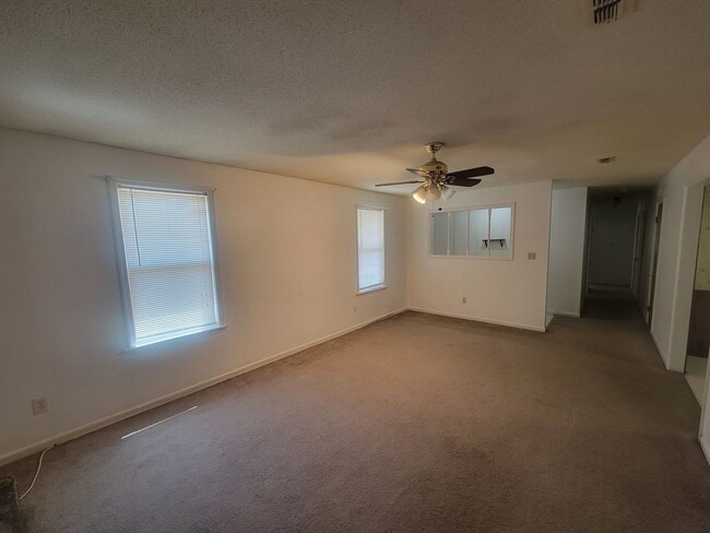 Building Photo - 2803 Ptarmigan Rd
