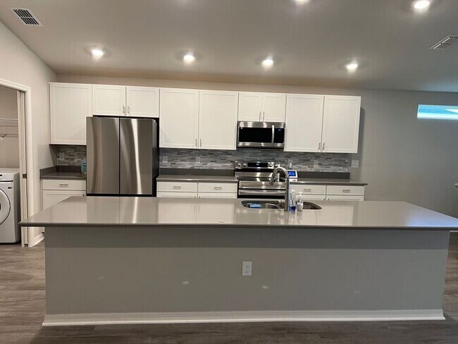 Building Photo - 1031 Tropea Ln (LO)