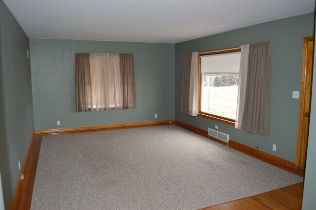 Foto del edificio - FOR RENT: 2 Bedroom House - Acreage